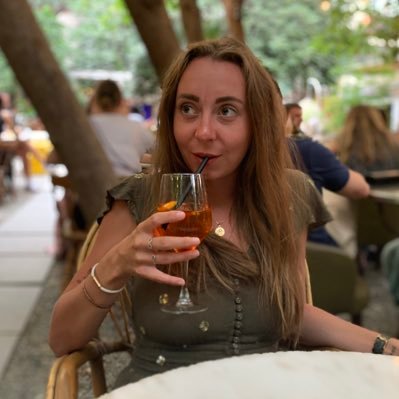 Noo_bchrd's profile picture. Living like Alice in Wonderland ✨