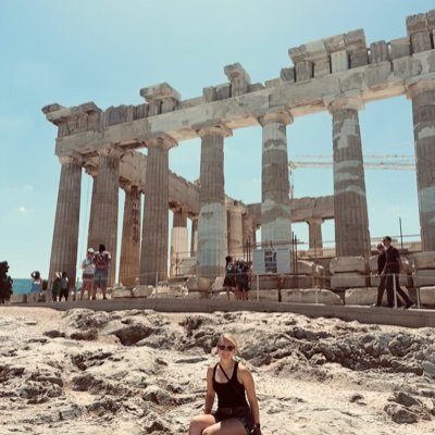 brieglaicar's profile picture. 🍎 👩🏼‍🏫