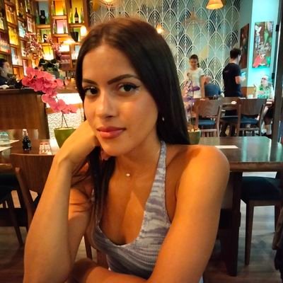 Top1% OF➡️ @vittovilla02 3x3 RT❤️ 19 años🍑 Puta mitad cubana y mitad italiana🇨🇺🇮🇹