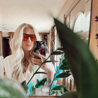 jessfrales's profile picture. Just a lady living the lush life.