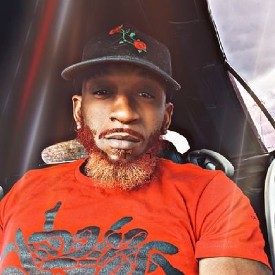 Looking for photos for your album cover, want some photos edit, photographer, videographer, traveler, work on album covers, shoot for all events. dm for me