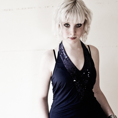 Wij zijn beiden groot fan van de Nederlandse zangeressen Anouk, Ilse Delange en Channah. Channah is in de race voor het #3fmns_festival.