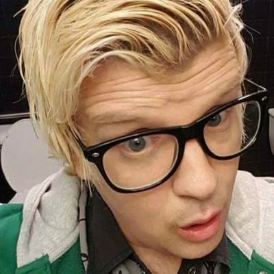 Hello, the names Ash. Just a random dude who likes dudes.
ZombiesAteMyAsh on most all other platforms insta/twitch/tiktok
I tweet when I can 🤷🤷♂️