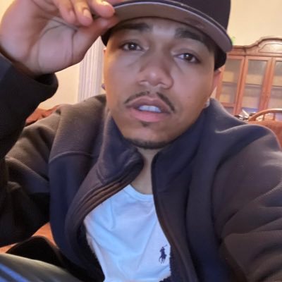 Proud New Yorker!🤟🏾 | GoYankees💣 | Here For Sports Politics & Entertainment🏈⚾️🏀📚🎥 | I'm Just 1 out of 330mil🇺🇲
