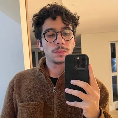 Artzitos's profile picture. Dev front-end | creative technologist | multimedia developer | web3 dev |iluminação & som e de tud um pouco na vdd sou bem indeciso 🏳️‍🌈