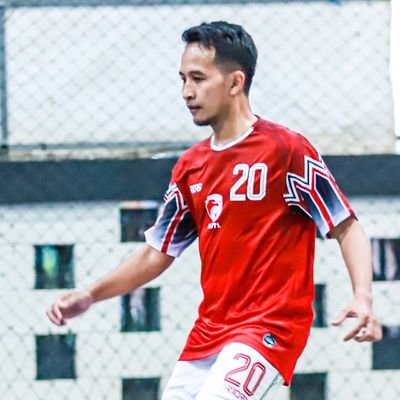 dhimASL's profile picture. Katanya kalau main twitter harus kreatif, biar banyak temen. Tapi aku nggak sekreatif itu.