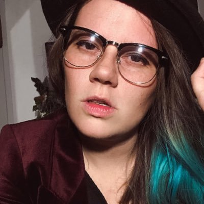 Fashion Photographer | Professional overthinker | Full time dreamer | Vintage Soul | Astrological disaster ♒️ ♋️ ♓️ | | Doxie obsessed | 🏳️🌈 👽