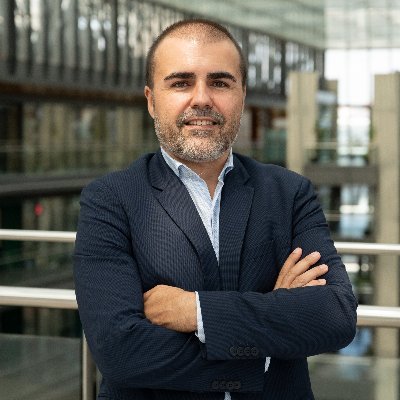 Head of Media en @Endesa  (@EnelGroup). Periodista económico en prensa y televisión (2004-2020). Autor de 'Abencrash, el ocaso de Abengoa'