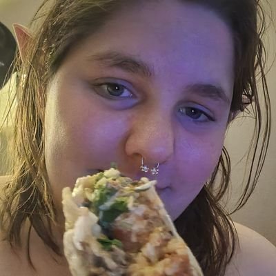 HaileyF26404137's profile picture. Hi, I'm Hailey and followed you from my main account @greenbeanblubby. I'm here to spread my Chlamydia (the disease, not awareness lol)
