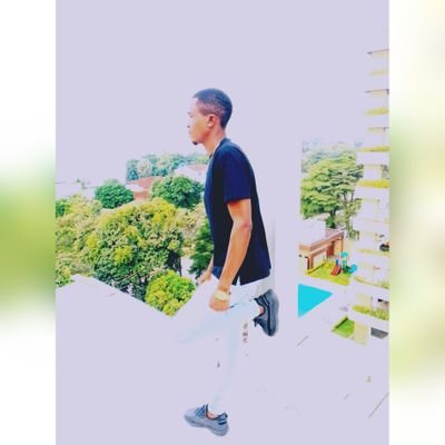 RostinMbongo1's profile picture. God look my life 🇨🇩👏