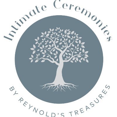 Our intimate ceremony packages in Charleston, SC cater to destination and local couples who don’t want to be overwhelmed with wedding planning details.