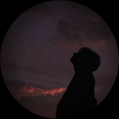 noxious_sm's profile picture. stuck between watching sky and screens.