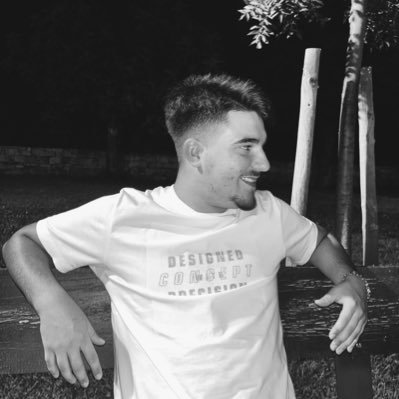 Vida fez-me ser um verdadeiro guerreiro. Independentemente de tudo e de todos, eu vou estar sempre a cima. Não pelo que eu tenho, mas pela minha personalidade.