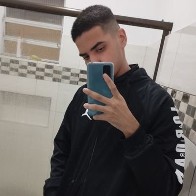 raphszera's profile picture. 