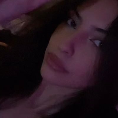 أليس العشق سلطاناً لهُ الاكوان ترتجفُ إذا كان الهوى عيناك فقُل لي كيف أنتصفُ؟🌟