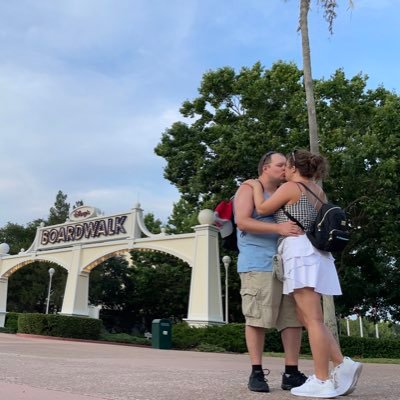 klrb93's profile picture. 💙👣🌎