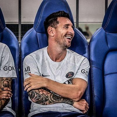 #Simbafan Tanzania #Arsenal fan #Barcelona fan -Spain #Lionel Messi fan #I like Jokes,#Hate Violence and I still like it.