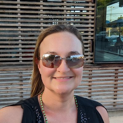 bigredsuzyq's profile picture. Let the light in.