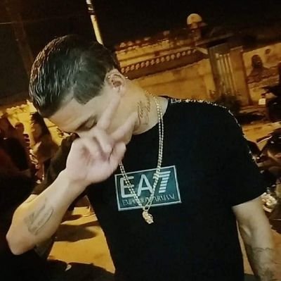 Dichave seu ódio, enrole sua tristeza, acenda suas esperanças e viva a vida de ponta a ponta.💭🍁$🚩