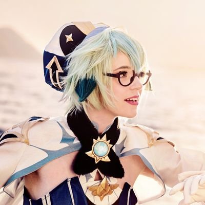 Swiss cosplayer 🇨🇭
Love anime, manga, cartoon, HP and Perfume big fan!🌟