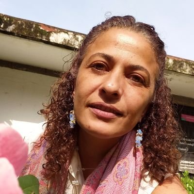 teatrera, trabajadora de la cultura, mamá, estudiante y romántica que cree que el cambio esta cerquita!