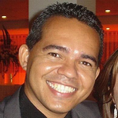 Adorador do Deus vivo, amo minha esposa, sinceridade é o meu forte, gosto de fazer novas amizades, sempre bem humorado...tá bom! Não precisa saber de mais nada!