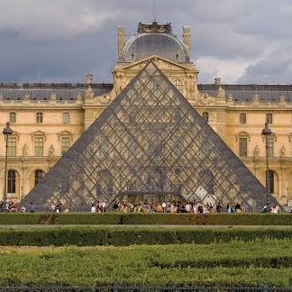 Hanging famous NRL pics in the Louvre since 2022