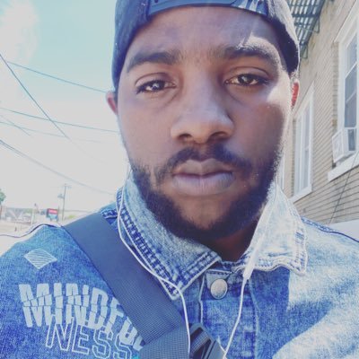 Single chilling and live my best life and always put god first and my life and I have no kids and I’m drama free