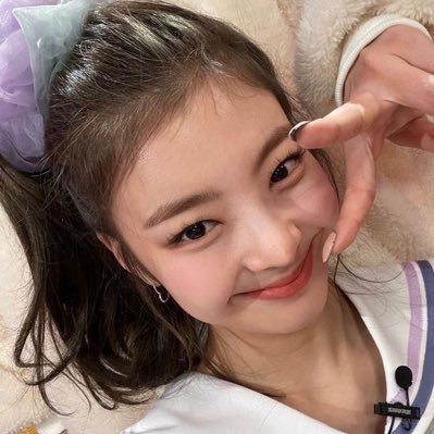 boost account for @ITZYofficial, let’s be friends midzys!