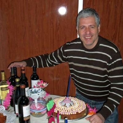 claudiofalzoni1's profile picture. Papá de Gonza, Yami, Lu y Facu. Fana de Boca. Periodista gráfico. Fiel a su estilo. Bien puntaltense!!!