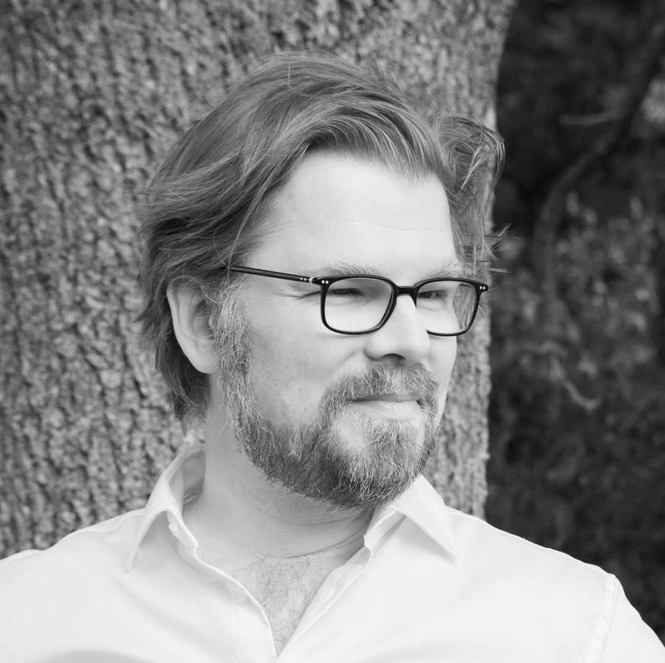 Interessen: bewohnbare Planeten, Physik, Geographie, Internet, Klimaschutz & Kaffee.
Natürlich Antifaschist.