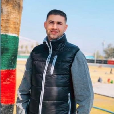 احترام به کسی است که لایقش است نه طلب گرش