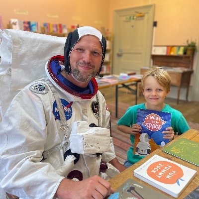 Author of 'I want to go to space' and 'The Lost Alien' children's books. I visit schools and scout groups FREE of charge to educate children about space :)