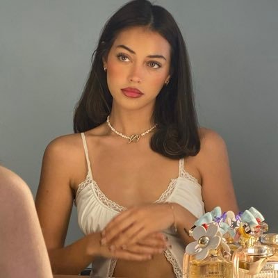 enarip__'s profile picture. ロンドン3年生🇬🇧 | 2025 intake