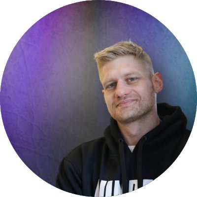 Front-end Developer in love with Angular, Sultan of Ping