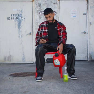 Creative Eccentric | Artist | Photographer | jiggy Bring Good Vibrations my way 222