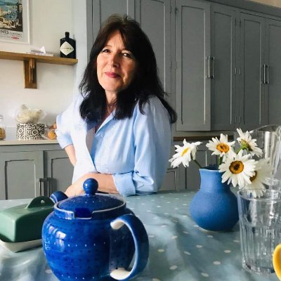 Cornish based author. Loves life, dancing, Cornwall & telling stories. https://t.co/0L6wCHUI3V
NO DMs! Thank you