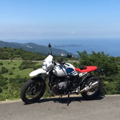 2020/10月 大型自動二輪免許取得 155cm45kgの小柄ライダー。レガシィ(BPE)🚙とRnineT Urban G/S🏍とクロスカブ110 (JA45)🛵。水平対向８気筒＋1気筒体制になりました。よろしくお願いします。