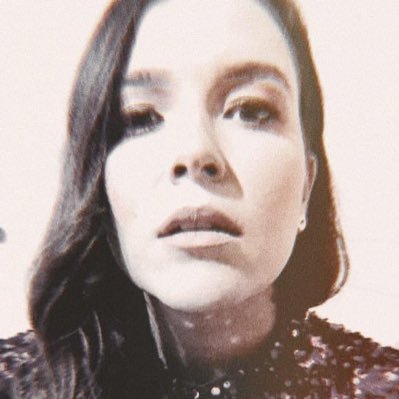 andrealosada's profile picture. A saggy-girl ♐️ living entre fashion retail + digital spaces 👽 🫀𝐂𝐑𝐄𝐎 𝐌𝐀𝐑𝐂𝐀𝐒 𝐂𝐎𝐍 𝐀𝐋𝐌𝐀