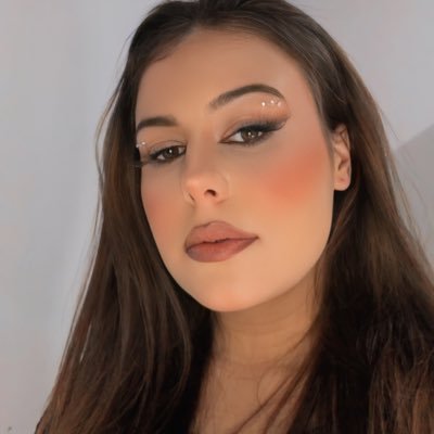 Taynara Versan Profile