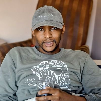 Ke sebataladi sa metsi. Ke Kwena ga ke lome ke a okaoka.