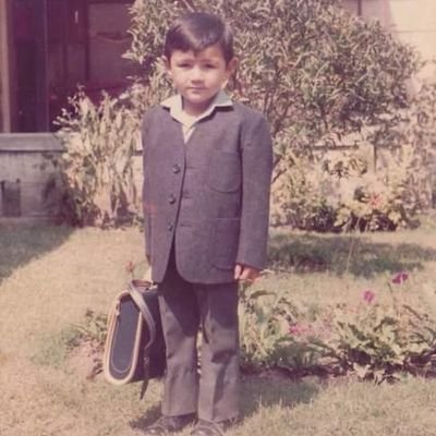 Hombre de familia. Cristiano de convicción reformada e ingeniero de profesión, casi escritor y un peor futbolista. Es fútbol para mi es rojo.