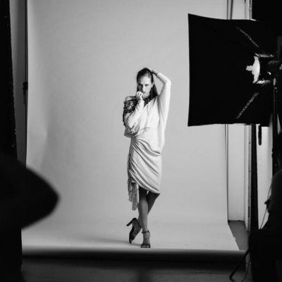 Fotografo con sede lavorativa a Milano, disponibile a spostarmi. Si ricercano ragazze/donne non professioniste, anche prima esperienza, per servizi fotografici.