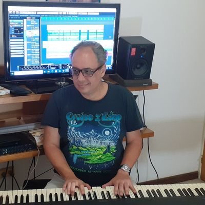 website: https://t.co/sYtKYuS0A5 composer-pianist-drummer