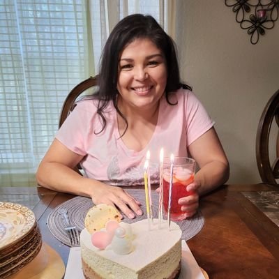 Not endorsing anyone so move along 


Ganaremos un día 
She/Her/Ella 🇲🇽🇺🇸