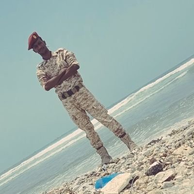 العنكب الفرفوش😉اكتب سطور الهوى وأتأمل إحساسي اداري جرح النوى وراعي الدواء قاسي وعده عليا انكتب واحترت ليه ناسي يكفي الملام والتعب مراره في كاس