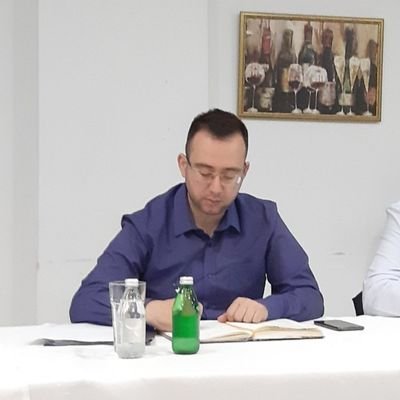 🎓Diplomirani politikolog 🇷🇸Predsednik Izvršnog odbora @strankanarodna                                      👑Monarhista