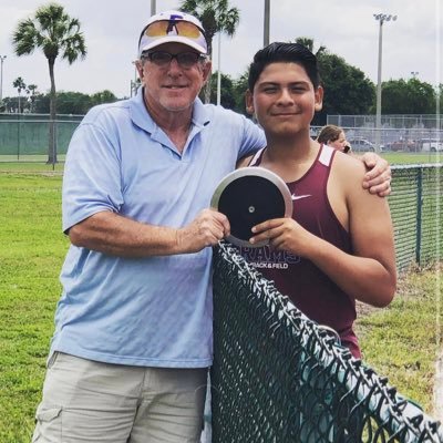 luiscastanedajr's profile picture. Rhs track and field Luistrackandfield@gmail.com Discus :52.40m Hammer 48.89  Weight :15.68 meters 17yo  2024