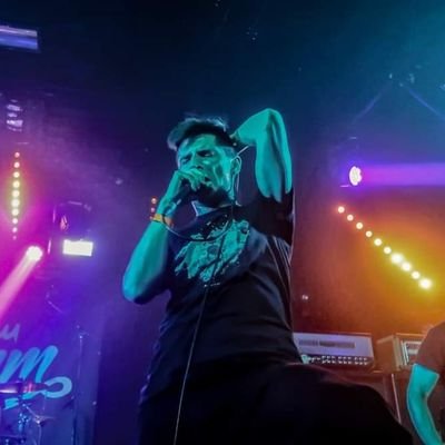 Chanteur du groupe @MACHOsband | ex-@sphericalvoid | ex-Neurosphobia | Animateur radio @GuestAttitude @RadioGrafhit !!!