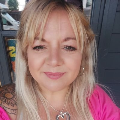 45+ years old, busy working mum to a beautiful, feisty daughter, married to Alasdair. All posts are my own views and opinions.